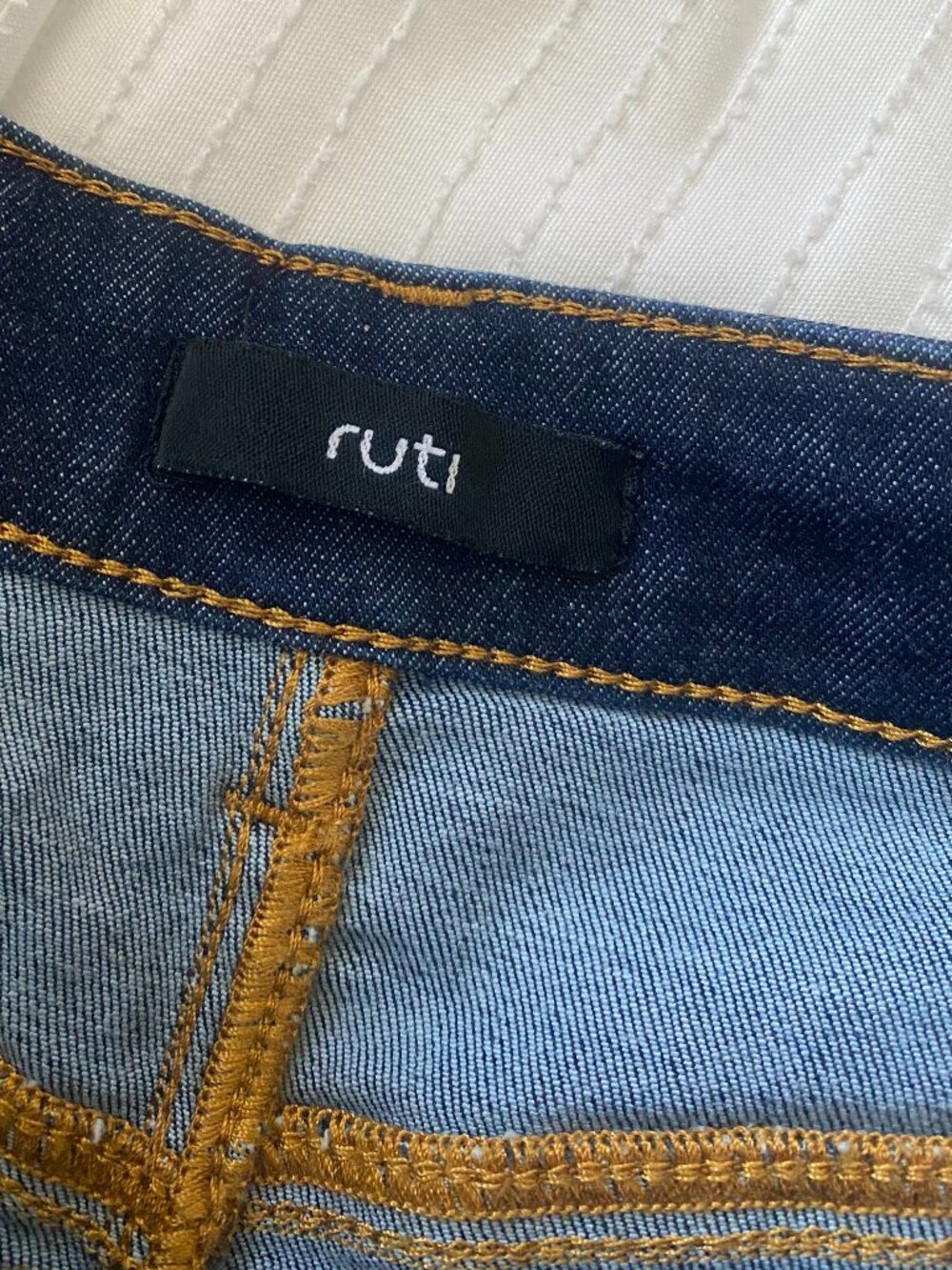 Ruti | The Classic Barrel Leg Jeans - Picture 9 of 12